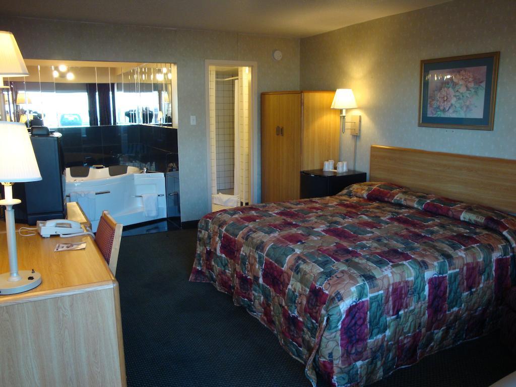 Grand Rapids Hotel 2*