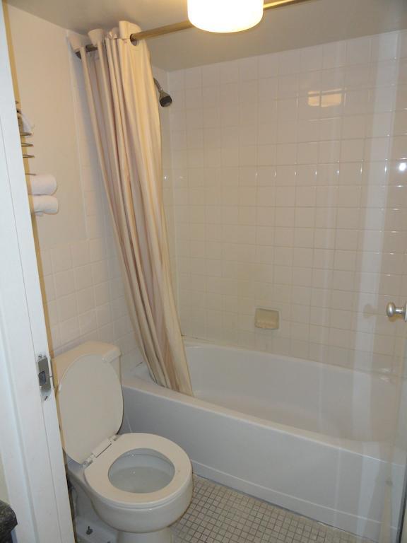 Hotel Grand Rapids 2*